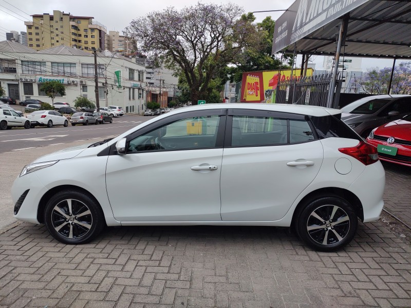 YARIS 1.5 XS CONNECT 16V FLEX 4P AUTOMÁTICO - 2022 - CAXIAS DO SUL