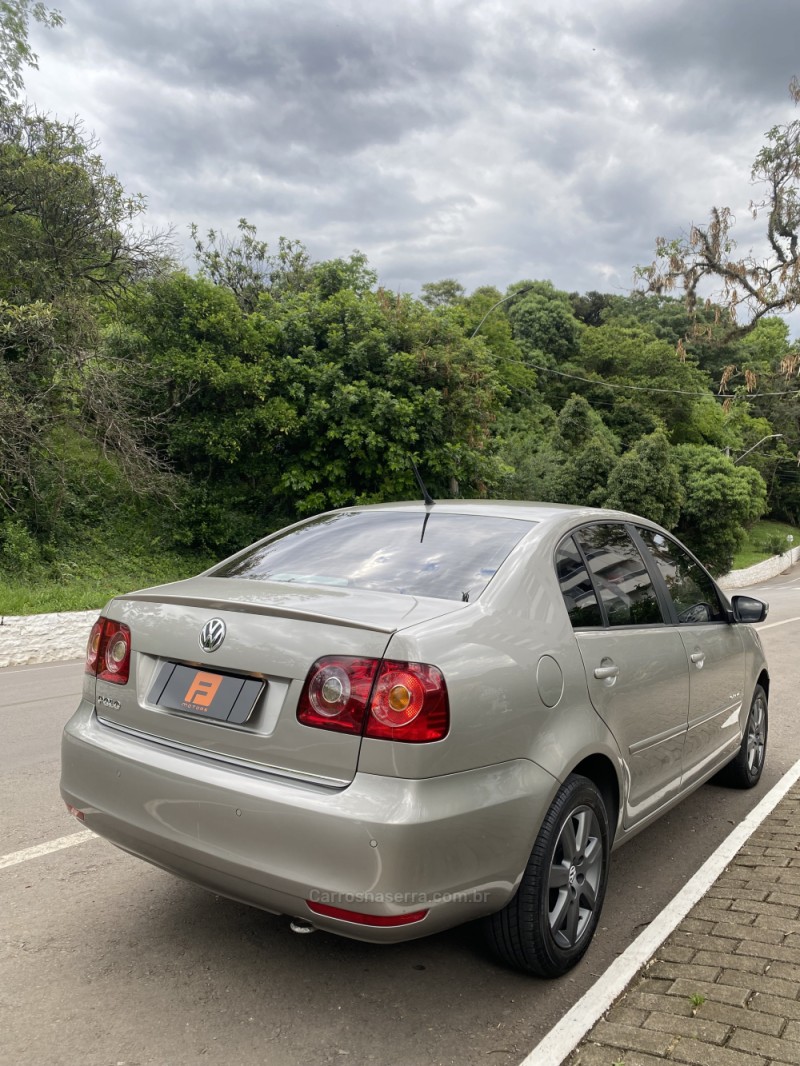 POLO 1.6 MI COMFORTLINE 8V FLEX 4P MANUAL - 2013 - NOVA ARAçá