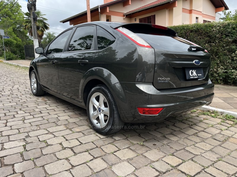 FOCUS 1.6 GLX 16V FLEX 4P MANUAL - 2013 - VERANóPOLIS