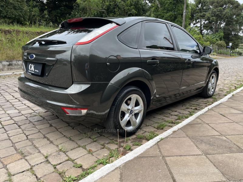 FOCUS 1.6 GLX 16V FLEX 4P MANUAL - 2013 - VERANóPOLIS