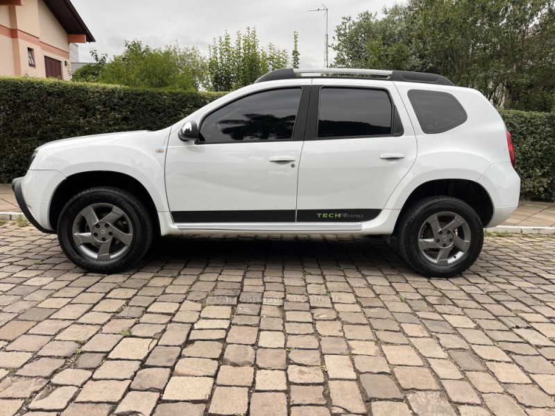 duster renault duster 1.6 tech road dynamique 4x2 16v flex 4p manual 2013 veranopolis