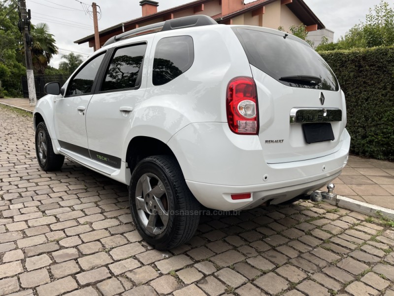 DUSTER RENAULT DUSTER 1.6 TECH ROAD DYNAMIQUE 4X2 16V FLEX 4P MANUAL - 2013 - VERANóPOLIS