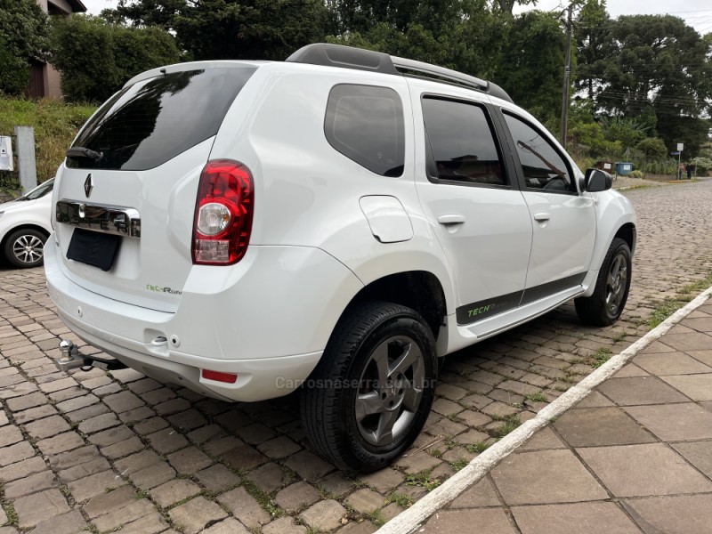 DUSTER RENAULT DUSTER 1.6 TECH ROAD DYNAMIQUE 4X2 16V FLEX 4P MANUAL - 2013 - VERANóPOLIS