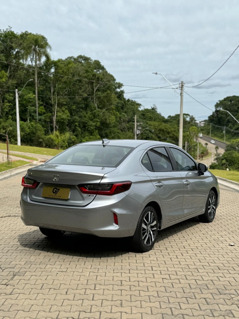 CITY 1.5 SEDAN TOURING 16V FLEX 4P AUTOMÁTICO - 2022 - IVOTI