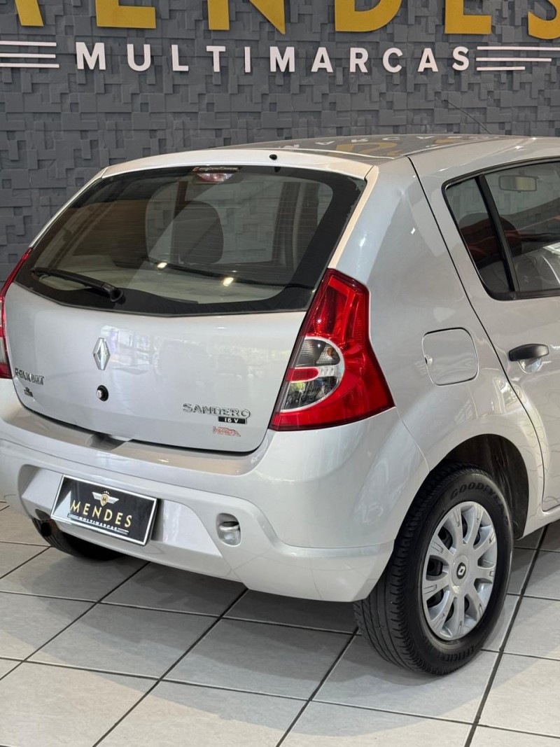 SANDERO 1.0 AUTHENTIQUE 8V FLEX 4P MANUAL - 2010 - NOVO HAMBURGO