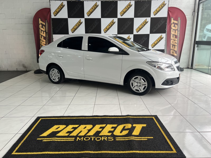 PRISMA 1.0 MPFI LT 8V FLEX 4P MANUAL - 2014 - PORTãO