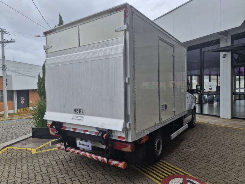 SPRINTER 2.2 FURGÃO STREET 415 CDI TETO BAIXO DIESEL 3P MANUAL - 2018 - LAJEADO