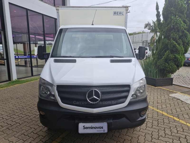 SPRINTER 2.2 FURGÃO STREET 415 CDI TETO BAIXO DIESEL 3P MANUAL - 2018 - LAJEADO