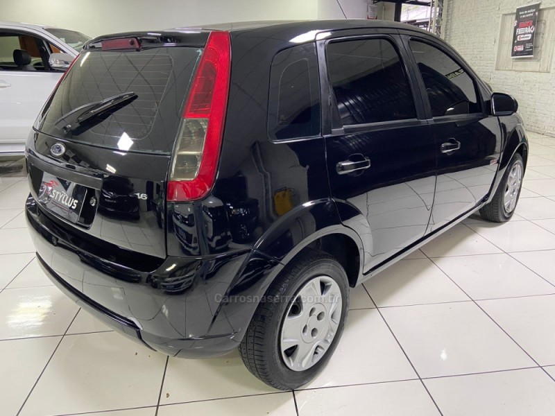 FIESTA 1.6 MPI CLASS HATCH 8V FLEX 4P MANUAL - 2011 - ESTâNCIA VELHA