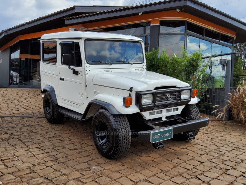 BANDEIRANTE 3.7 BJ50LV 4X4 TETO RIGIDO DIESEL 2P MANUAL - 1997 - NãO-ME-TOQUE