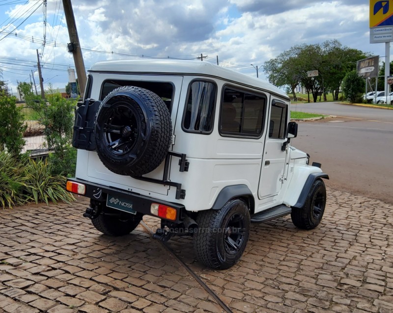 BANDEIRANTE 3.7 BJ50LV 4X4 TETO RIGIDO DIESEL 2P MANUAL - 1997 - NãO-ME-TOQUE