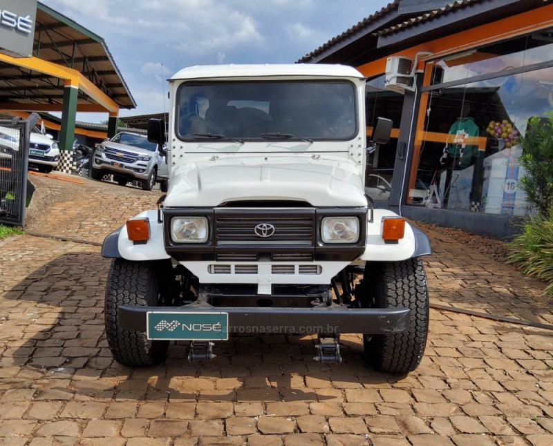 BANDEIRANTE 3.7 BJ50LV 4X4 TETO RIGIDO DIESEL 2P MANUAL - 1997 - NãO-ME-TOQUE