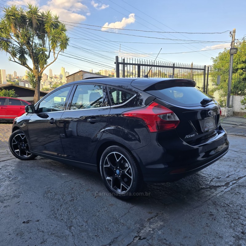 FOCUS 2.0 TITANIUM HATCH 16V FLEX 4P AUTOMÁTICO - 2015 - CAXIAS DO SUL