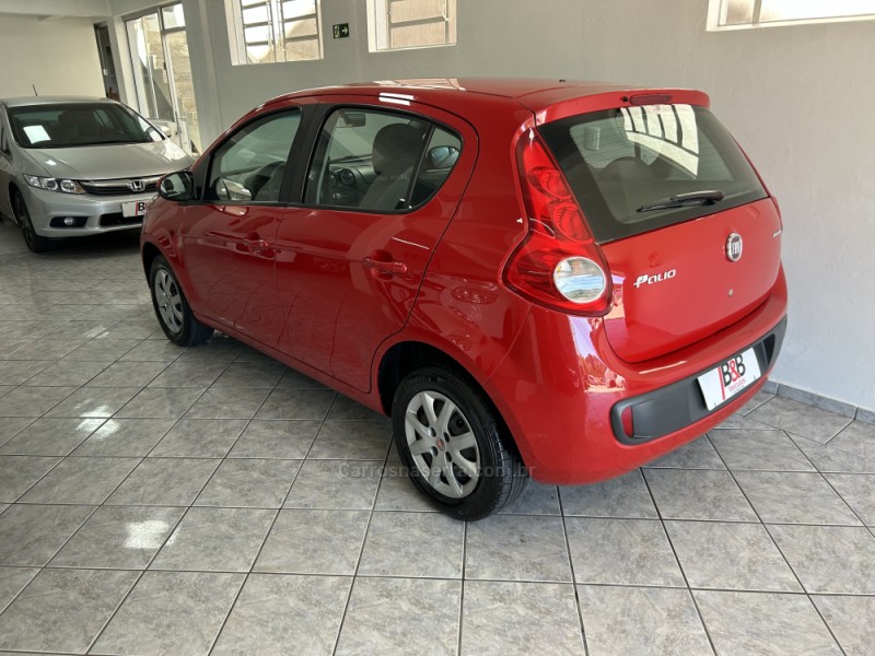 PALIO 1.0 MPI ATTRACTIVE ITÁLIA 8V FLEX 4P MANUAL - 2013 - NOVA PRATA