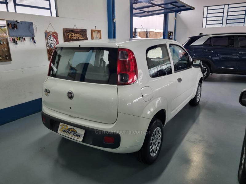 UNO 1.0 VIVACE 8V FLEX 2P MANUAL - 2013 - VACARIA