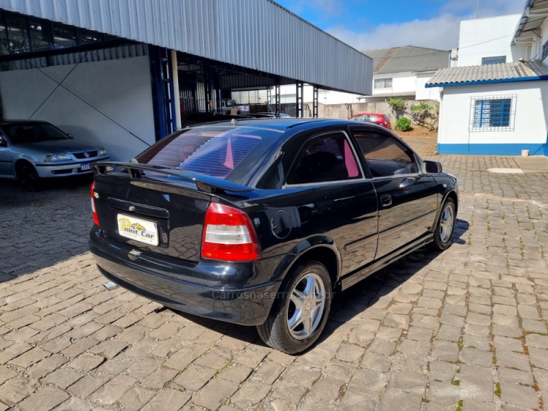 ASTRA 2.0 MPFI SPORT 8V GASOLINA 2P MANUAL - 2001 - VACARIA