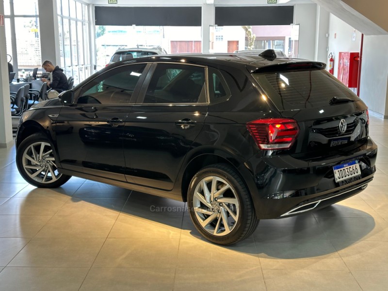 POLO 1.0	200 TSI HIGHLINE AUTOMÁTICO  - 2021 - CAXIAS DO SUL