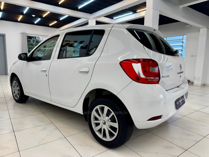 SANDERO 1.0 AUTHENTIQUE 12V FLEX 4P MANUAL - 2018 - BOM RETIRO DO SUL