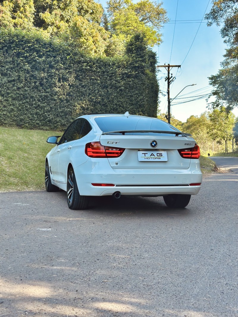 320I 2.0 GT SPORT 16V TURBO GASOLINA 4P AUTOMÁTICO - 2016 - CAMPO BOM