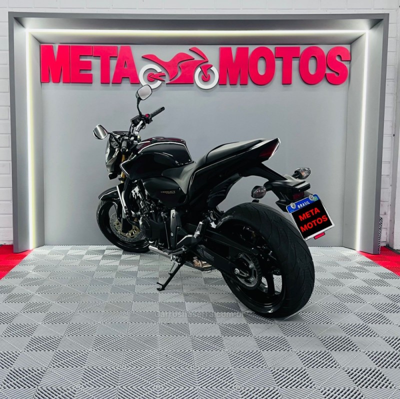 CB 600F HORNET - 2013 - CAMPO BOM