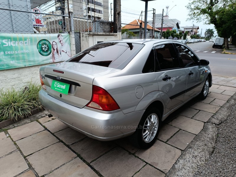 FOCUS 2.0 SEDAN 16V GASOLINA 4P MANUAL - 2003 - BENTO GONçALVES