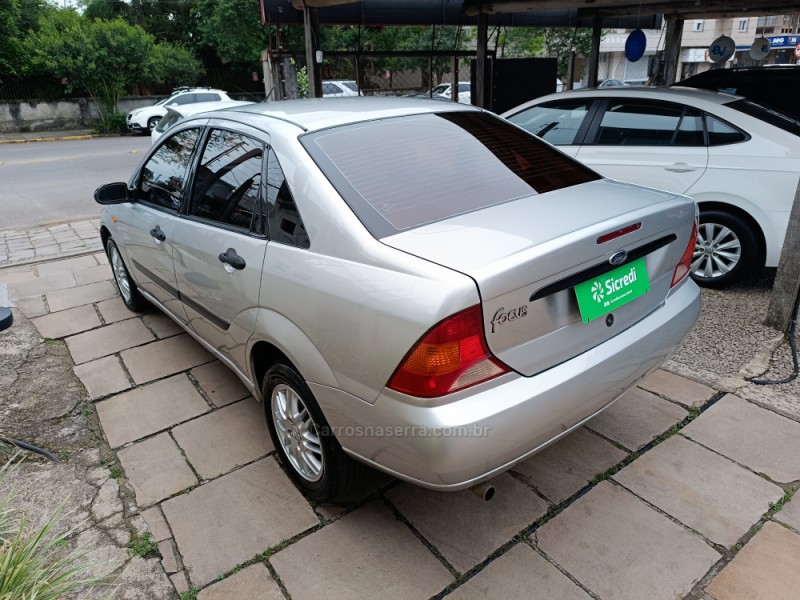 FOCUS 2.0 SEDAN 16V GASOLINA 4P MANUAL - 2003 - BENTO GONçALVES