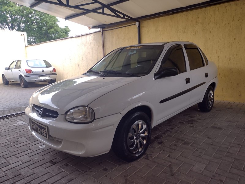 CORSA 1.6 MPFI CLASSIC SEDAN 8V GASOLINA 4P MANUAL - 2003 - CANELA