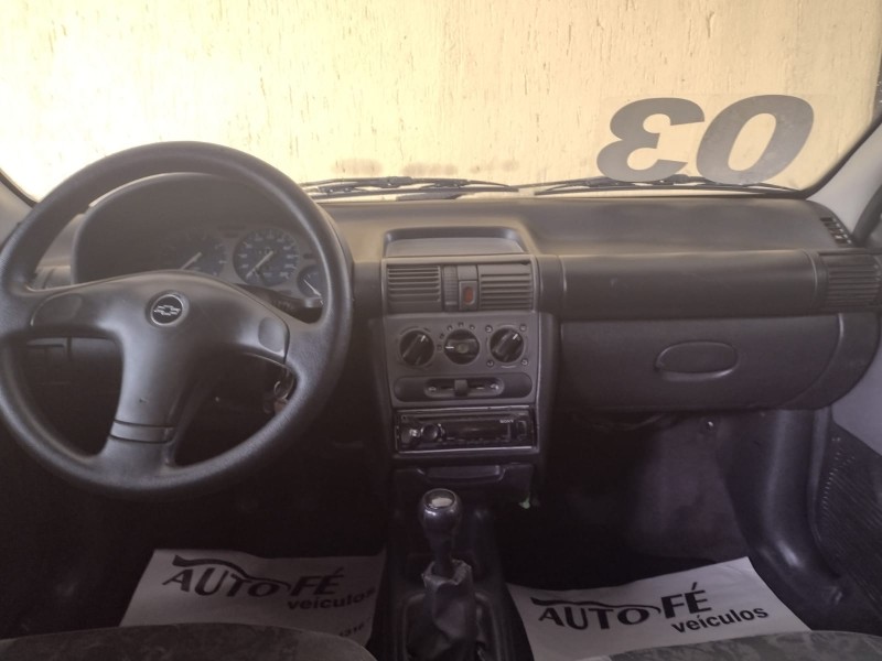 CORSA 1.6 MPFI CLASSIC SEDAN 8V GASOLINA 4P MANUAL - 2003 - CANELA