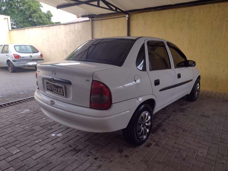 CORSA 1.6 MPFI CLASSIC SEDAN 8V GASOLINA 4P MANUAL - 2003 - CANELA