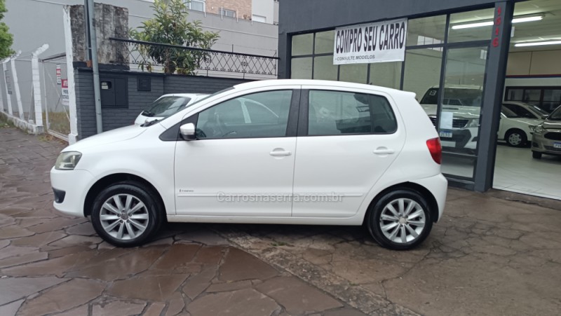 FOX 1.6 MI ITREND 8V FLEX 4P MANUAL - 2013 - FLORES DA CUNHA