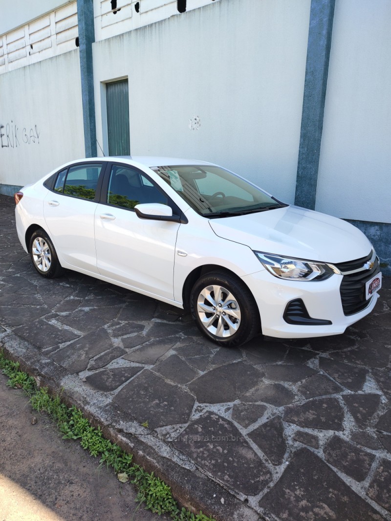 ONIX 1.0 LT PLUS 4P FLEX MANUAL - 2022 - TRêS COROAS