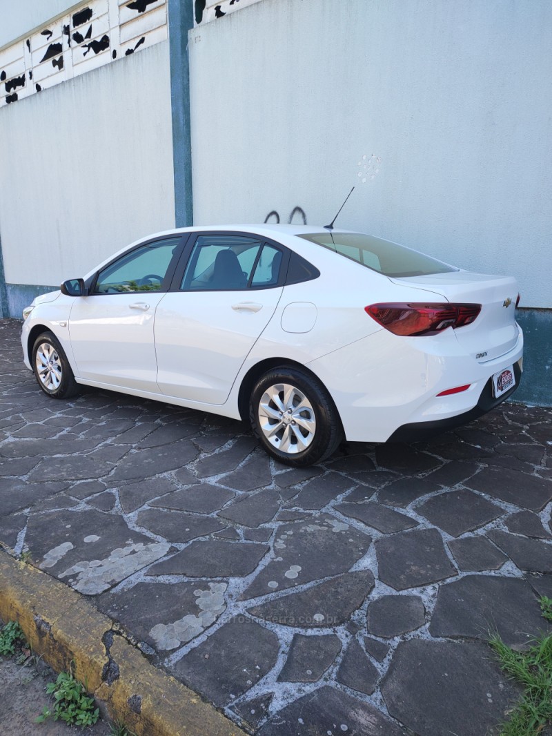 ONIX 1.0 LT PLUS 4P FLEX MANUAL - 2022 - TRêS COROAS