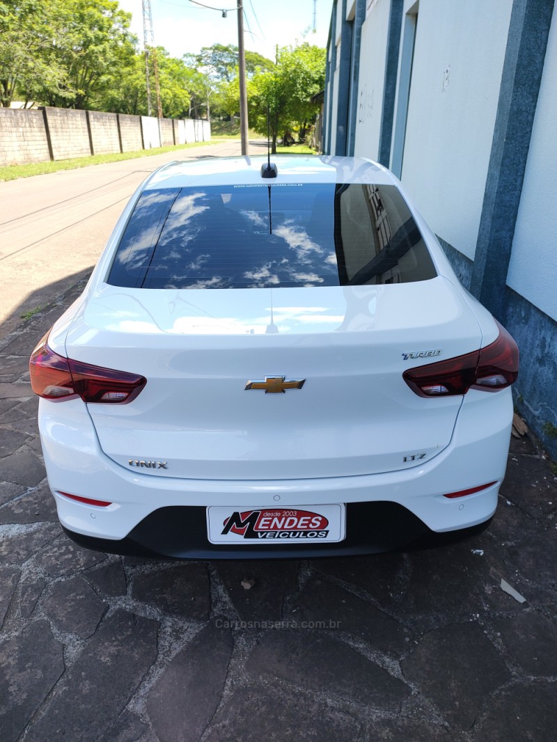 ONIX 1.0 LTZ 12V TURBO FLEX 4P MANUAL - 2023 - TRêS COROAS