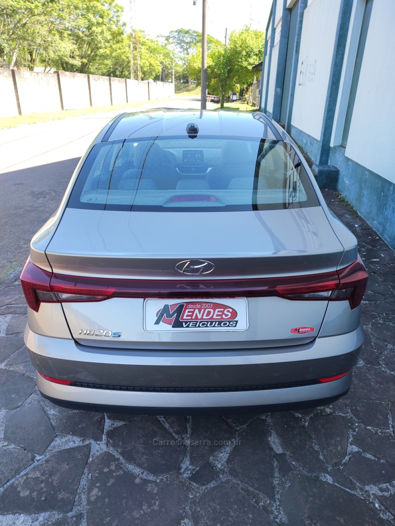 HB20S 1.0 COMFORT 12V FLEX 4P MANUAL - 2023 - TRêS COROAS