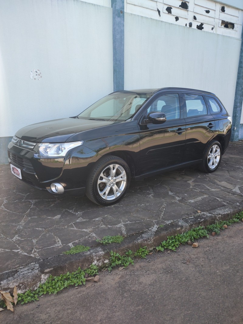 outlander 2.0 16v gasolina 4p automatico 2014 tres coroas