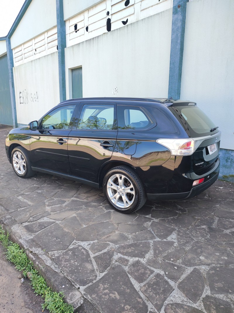 OUTLANDER 2.0 16V GASOLINA 4P AUTOMÁTICO - 2014 - TRêS COROAS