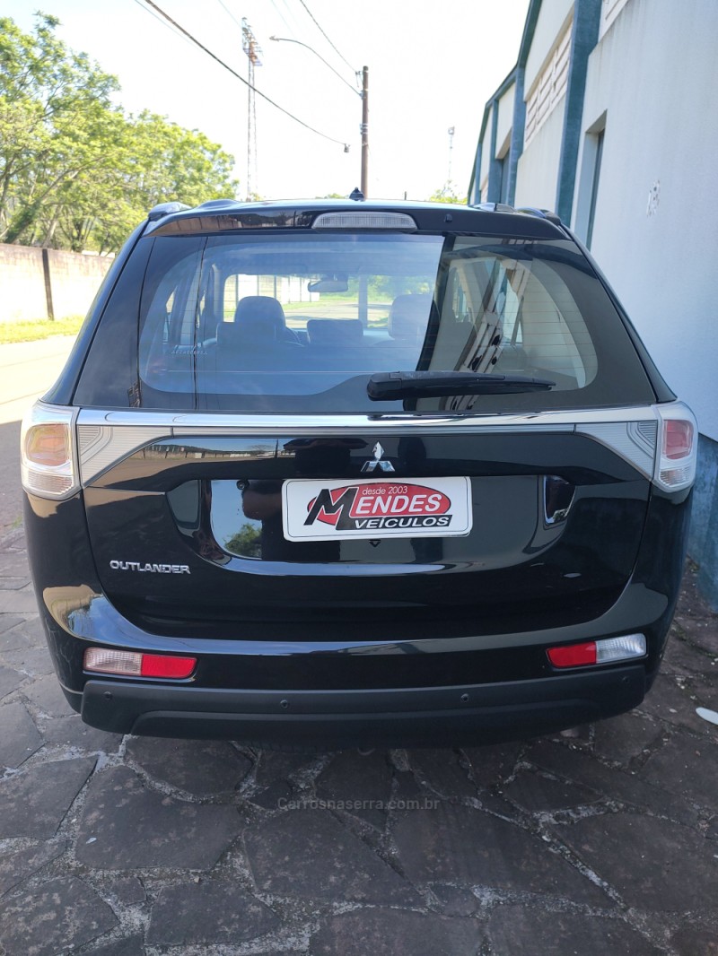 OUTLANDER 2.0 16V GASOLINA 4P AUTOMÁTICO - 2014 - TRêS COROAS