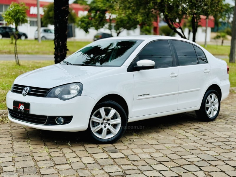 polo sedan 1.6 mi comfortline 8v flex 4p automatizado 2013 casca