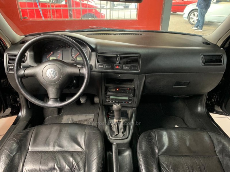 GOLF 1.6 MI 8V GASOLINA 4P MANUAL - 2004 - CAXIAS DO SUL