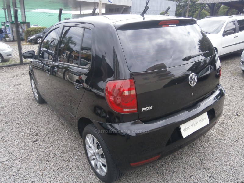 FOX 1.0 MI TREND 8V FLEX 4P MANUAL - 2011 - FARROUPILHA