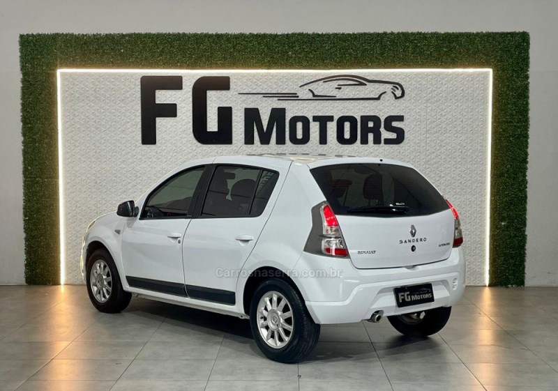 SANDERO 1.6 PRIVILÉGE 8V FLEX 4P AUTOMÁTICO - 2014 - NOVO HAMBURGO