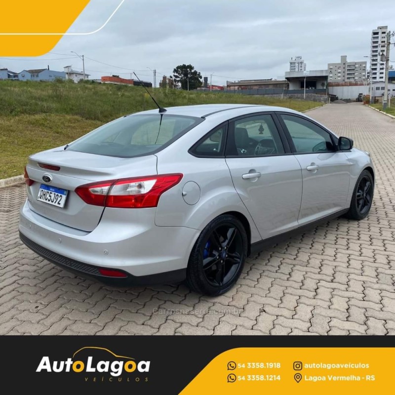 FOCUS 2.0 SE PLUS SEDAN 16V FLEX 4P AUTOMÁTICO - 2015 - LAGOA VERMELHA