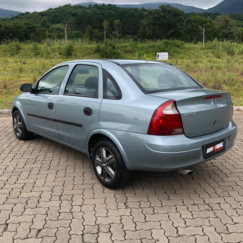 CORSA 1.0 MPFI JOY SEDAN 8V FLEX 4P MANUAL - 2003 - NOVA HARTZ