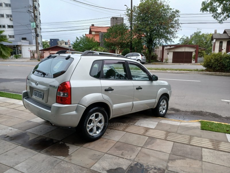 TUCSON 2.0 GL 2WD 16V GASOLINA 4P MANUAL - 2012 - FARROUPILHA