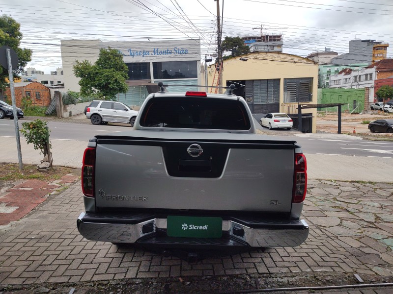 FRONTIER 2.5 SL 4X4 CD TURBO ELETRONIC DIESEL 4P AUTOMÁTICO - 2015 - CAXIAS DO SUL