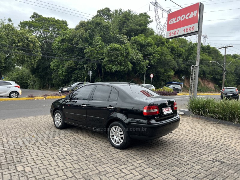 POLO SEDAN 1.6 8V GASOLINA 4P MANUAL - 2006 - CAMPO BOM