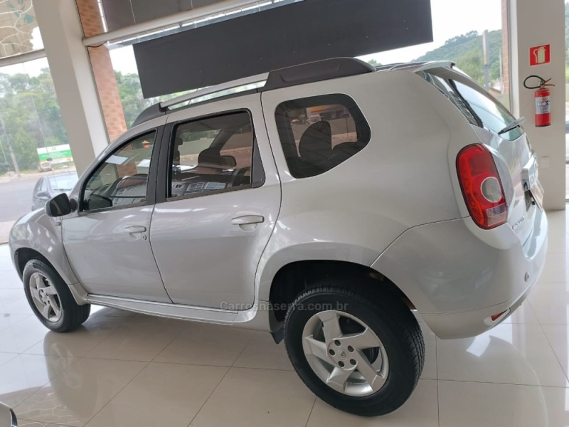 DUSTER 2.0 DYNAMIQUE 4X2 16V FLEX 4P AUTOMÁTICO - 2015 - NOVA PETRóPOLIS