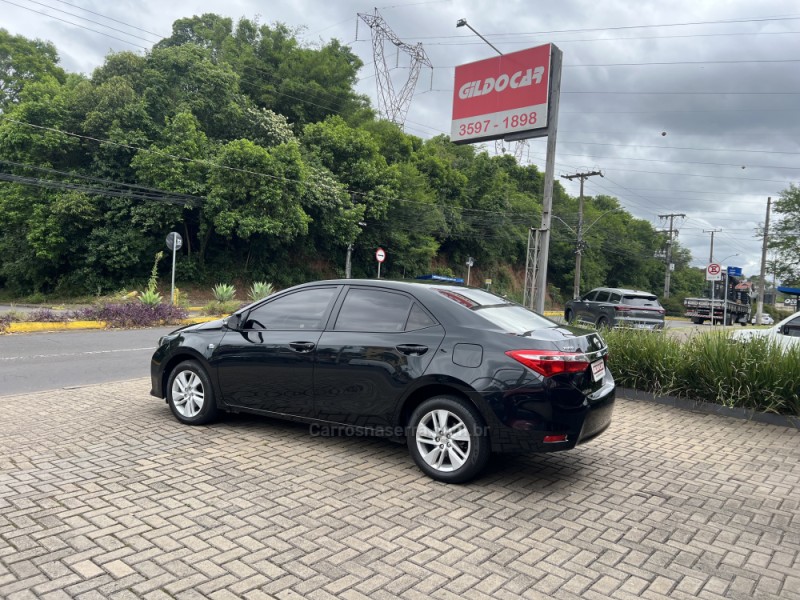 COROLLA 1.6 GLI 16V GASOLINA 4P AUTOMÁTICO - 2015 - CAMPO BOM