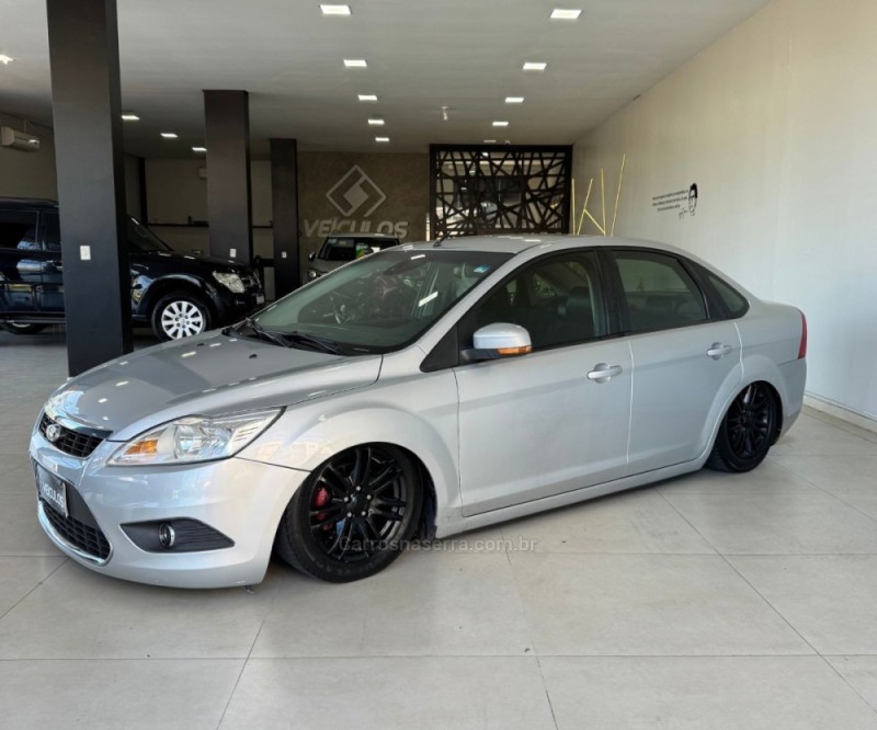 FOCUS 2.0 SEDAN 16V GASOLINA 4P MANUAL - 2011 - ENCANTADO