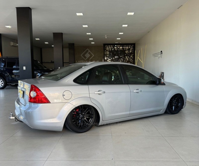 FOCUS 2.0 SEDAN 16V GASOLINA 4P MANUAL - 2011 - ENCANTADO